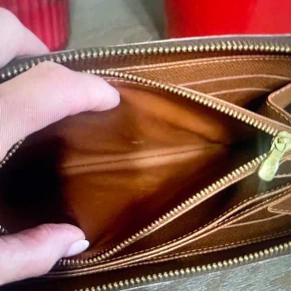 Authentic Louis Vuitton Monogram Zippy Wallet - Brown - Picture 7 of 12